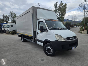 Camión tautliner (lonas correderas) Iveco