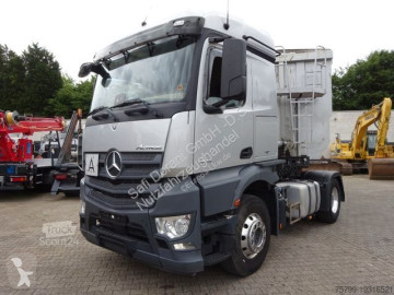 Traktor Mercedes
