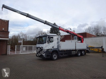 Camion plateau Mercedes