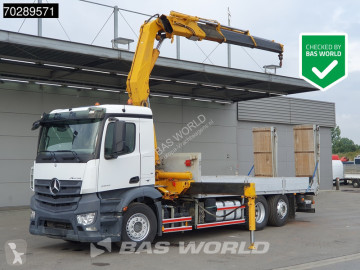Camion grue Mercedes