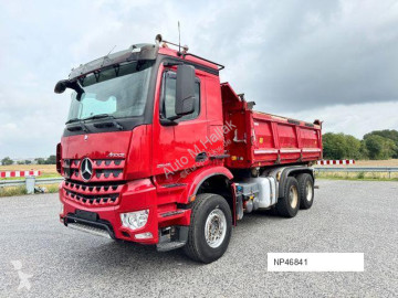 Camion benne Mercedes
