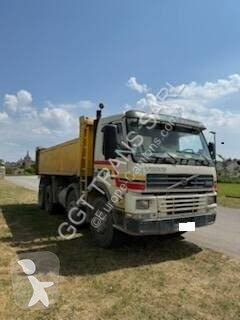 Camion tri-benne Volvo
