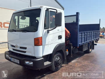 Camion plateau Nissan