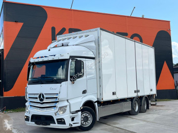 Camion fourgon Mercedes