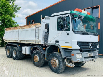 Camion benne Mercedes