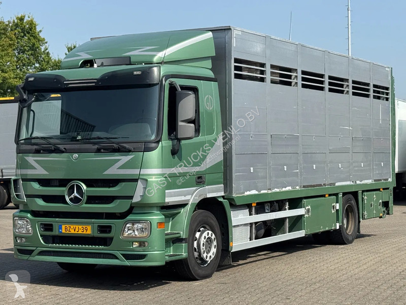 Camion Mercedes 1832 L 1 - 2 Stock Animal...