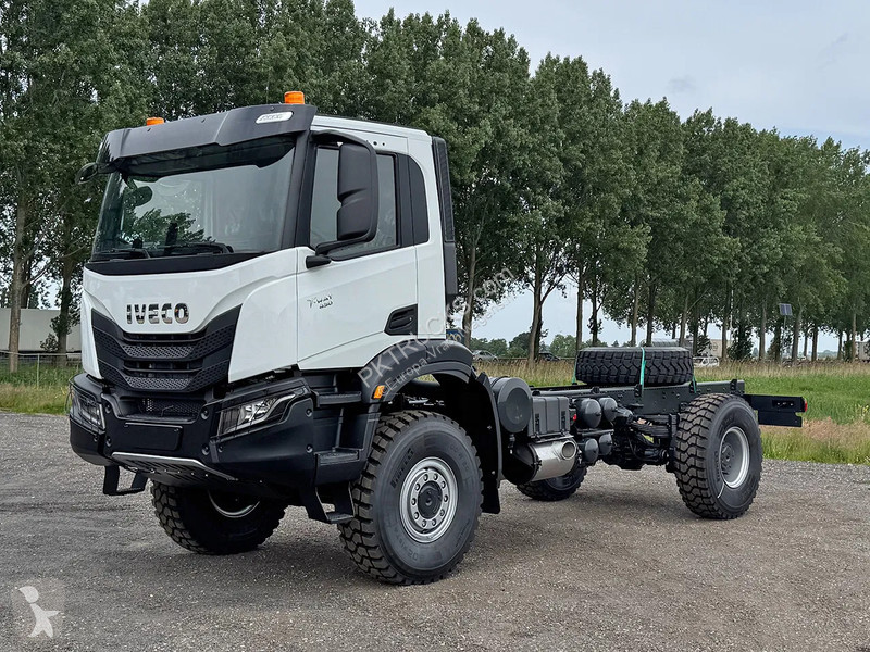 Camión Iveco T-Way AD190T43WH-4500 AT Chassis...