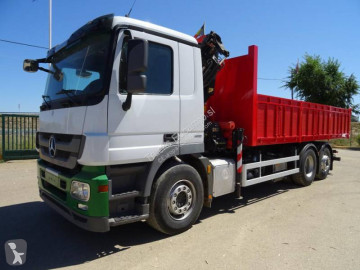 Camion grue Mercedes