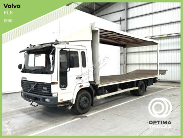 Camión plataforma Volvo