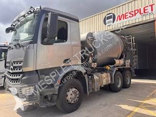 Camion béton toupie / Malaxeur Mercedes