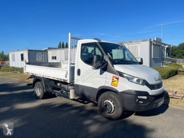 Camión benne TP Iveco