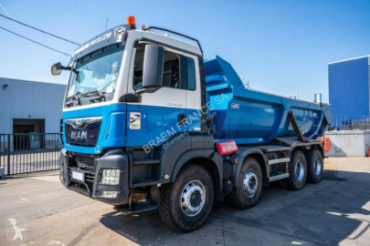 Camion benne MAN
