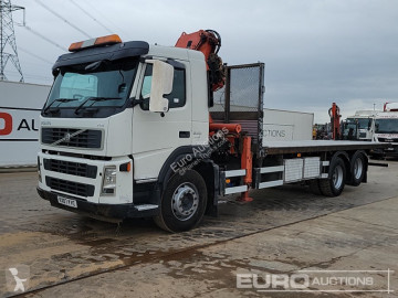 Camion plateau Volvo