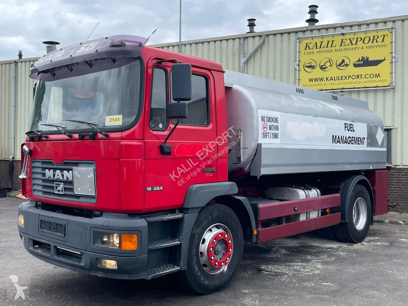 Camión MAN F2000 Fuel Tank Truck 13.580L Manual...