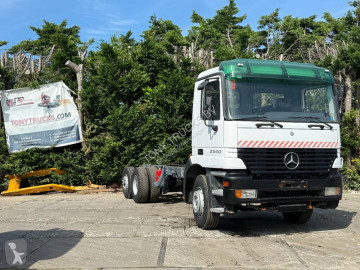 Camion châssis Mercedes