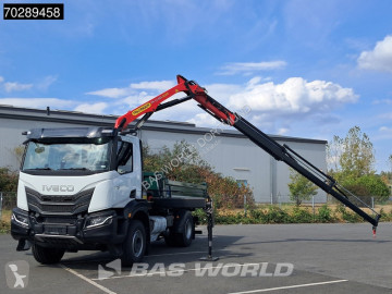 Camión trilateral Iveco nuevo