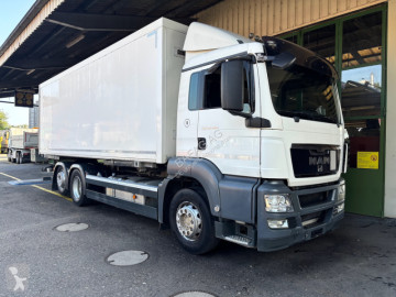 Camion fourgon MAN