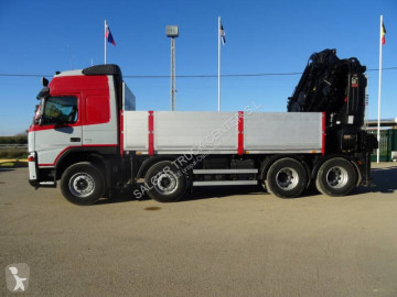 Camion grue Volvo