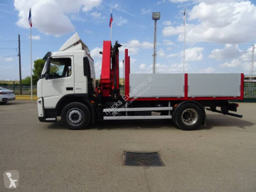 Camion grue Volvo
