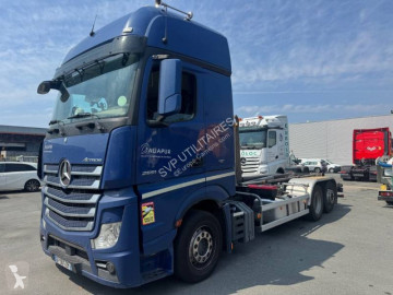 Camion Mercedes Actros 2551