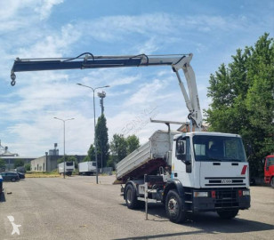 Kamion trojitá korba Iveco