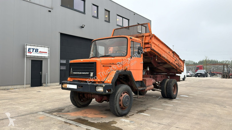 Camion Iveco 160 - 15 (GRAND PONT / LAMES / 4X4)