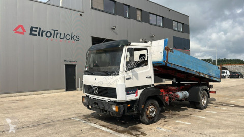 Camion Mercedes 809 SK (POMPE MANUELLE / MANUAL PUMP / HELPER / AUXILAIRY / SPER / STEEL SUSP.)