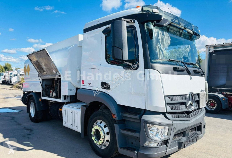 Camion Mercedes 1832