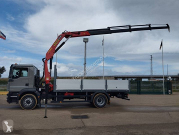 Camion grue Mercedes