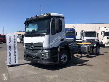 Camión chasis Mercedes nuevo