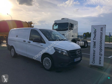 Camion fourgon Mercedes