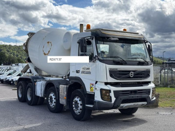 Camion béton toupie / Malaxeur Volvo