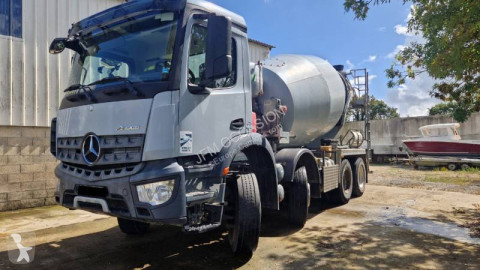 Camion béton toupie / Malaxeur Mercedes