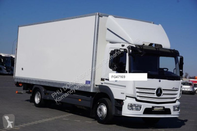 Camion fourgon Mercedes