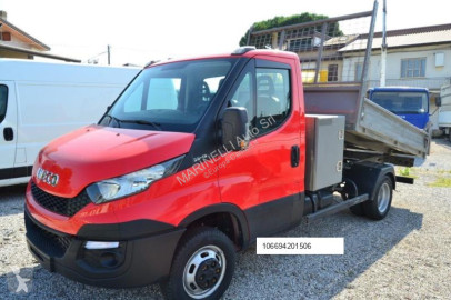 Con volquete Iveco