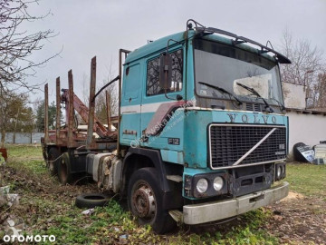 Camión maderero Volvo