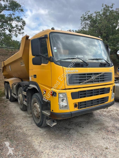 Camion Volvo 400