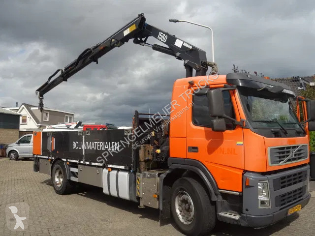 Camion Volvo 310 hmf15 ton crane