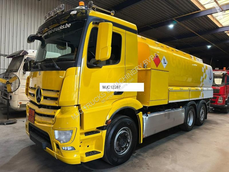Lastbil Mercedes 16.000 L - 4 COMPARTIMENTS