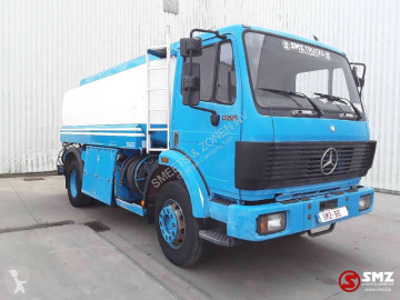 Camion citerne Mercedes