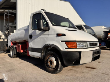 Камион цистерна петролни продукти Iveco