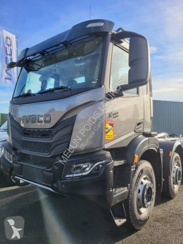Camión portacontenedor de gancho Iveco nuevo