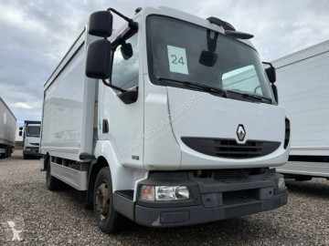 Camión furgón transporte de bebidas Renault