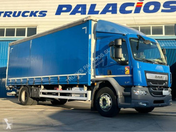 Camión tautliner (lonas correderas) DAF
