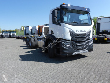 Камион шаси Iveco нови
