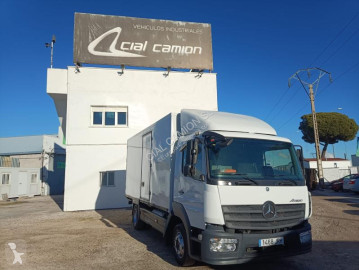 Camión furgón Mercedes