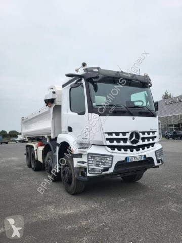 Camión bilateral Mercedes