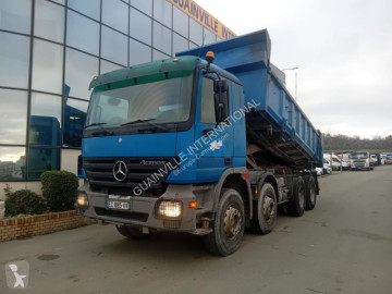 Camión bilateral Mercedes