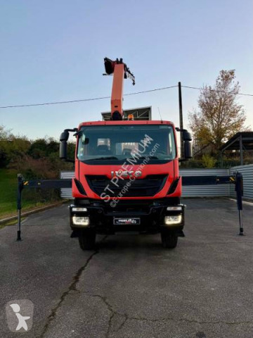 Camión grúa estándar Iveco