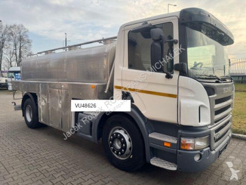 Камион цистерна за превоз на храни Scania